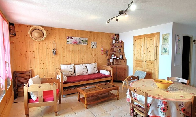 Saint-Michel-de-Chaillol Apartment | Sunlit Ground Floor Apartment, Sleeps 5, South-Facing Terrace - Chaillol 1600