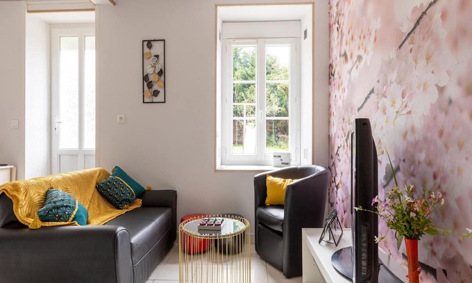 Isigny-sur-Mer House | Sunlit Garden Escape Normandy