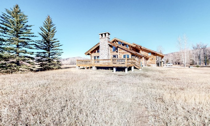 Steamboat Springs House | Sunlit Lodge on the Elk River with Water Access & Firepit - Great for Fishing