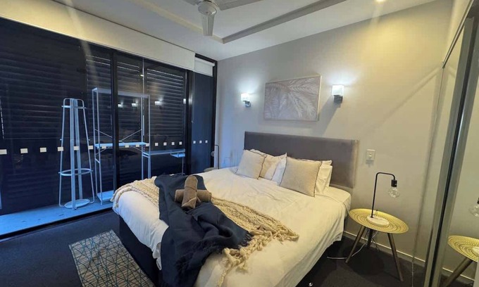 South Brisbane Apartment | Sunny 1BR in South Bank Great Location