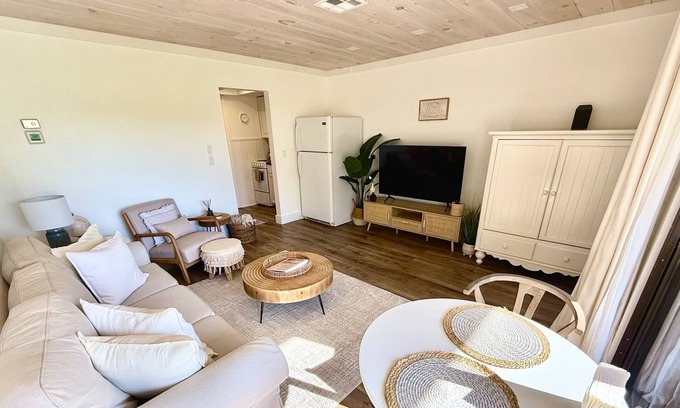 The Meadows Condo | Sunny 1BR on Golf Course with Pool Access