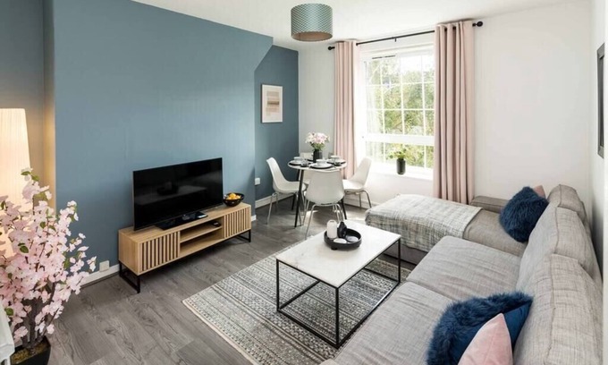 Chaucer Apartment | Sunny 2B/1B Flat nr Borough Market, Central London