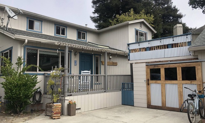 Eastside Santa Cruz House | Sunny and Large 3 Bedroom Family Beach House. 30 day rental