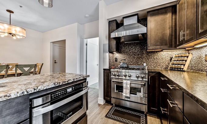 Gold Beach Apartment | Sunny apartments with fireplace, partial ocean views, washer/dryer, grill & AC