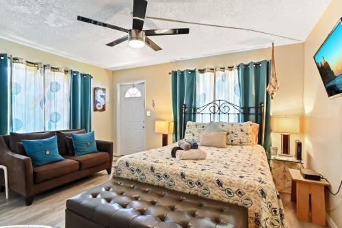 Deerfield Beach House | Sunny Beach Studio walk to beach