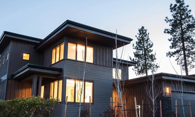 Bend House | Sunny Bend days! Resort amenities ~ parking ~ wifi ~ fire pit ~ hot tub