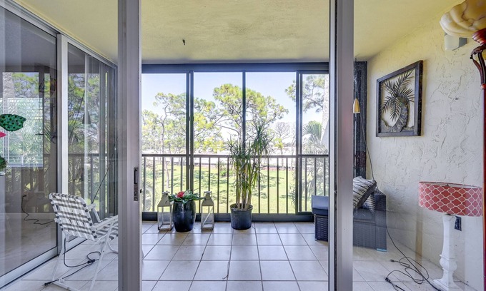 Bonita Springs Condo | Sunny Bonita Springs Condo w/ Balcony - Near Golf!