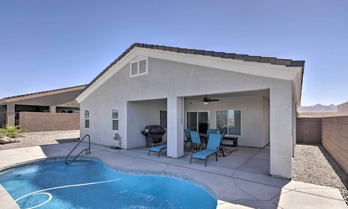 Bullhead City House | Sunny Bullhead City Home w/Patio & Mtn View!