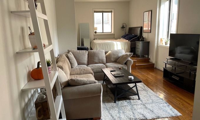 Tudor City Apartment | Sunny Corner Unit Studio Apartment in Midtown East