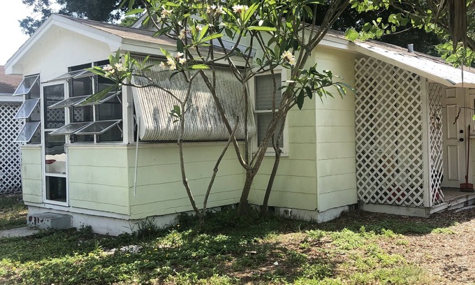 St. Petersburg - Clearwater Cottage | Sunny little cottage in the heart of St. Petersburg, Florida