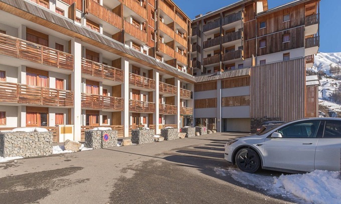 Orcieres-Merlette Apartment | Sunny Mountain Retreat