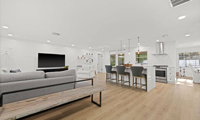 Sarasota Springs House | Sunny Oasis: Bright, Private and Beautiful Retreat!nMagnolia Rentals