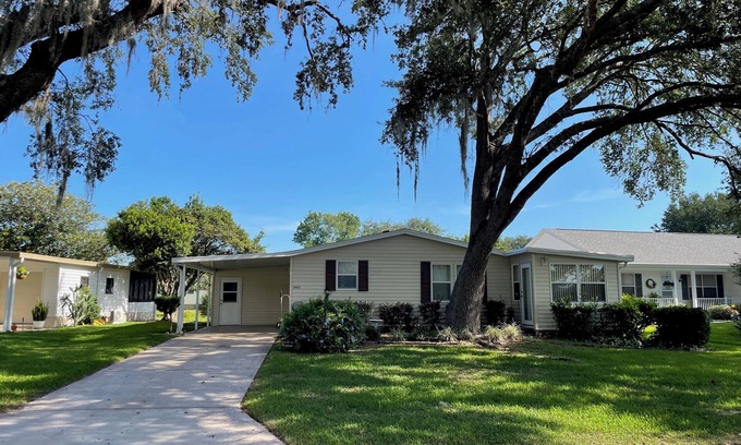 The Villages House | Sunny open-layout retreat with modern flair and pet-friendly charm