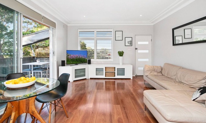 Freshwater Apartment | SUNNY PRIVATE BEACH PAD