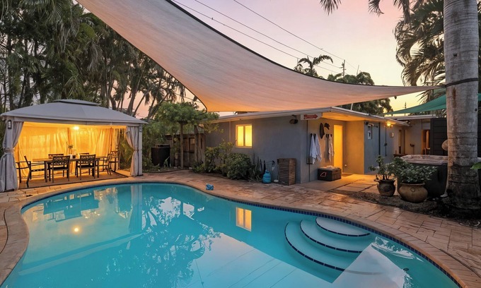 Lake Ridge House | Sunny Retreat Near Las Olas & the Beach + Pool, Hot Tub | Paradise Stay