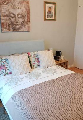 Warrenpoint House | Sunny Rooms near town centre