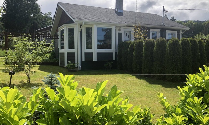 Chemainus Cottage | Sunny Saltair Seaview Cottage with Private Hot Tub
