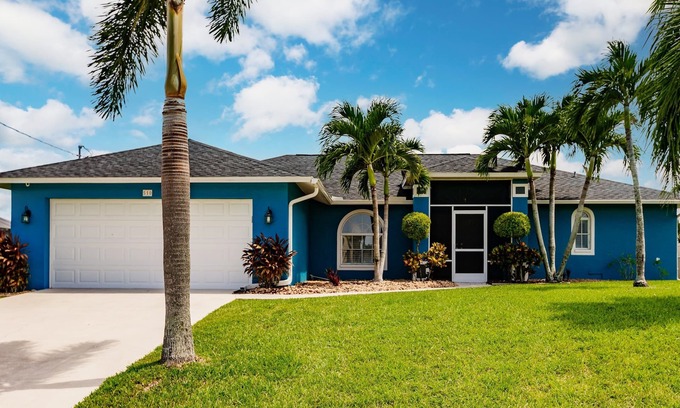 Caloosahatchee House | Sunny Waterfront Oasis: Your Dream Pool Home with Southern Exposure