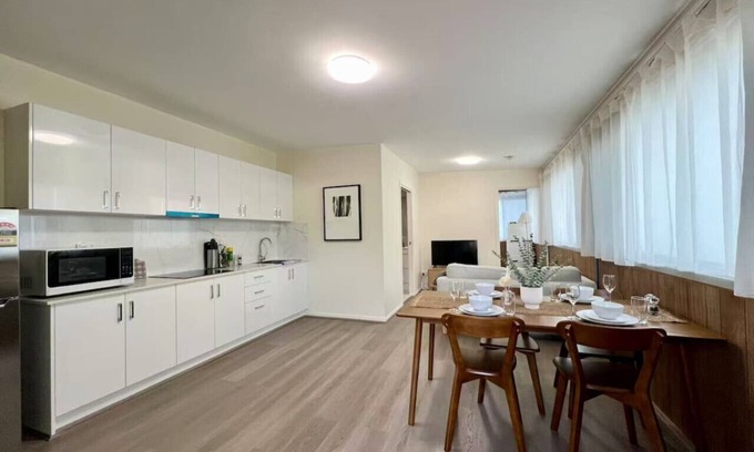 Sunnybank House | Sunnybank Studio | Private 1BR | Walk to Shops