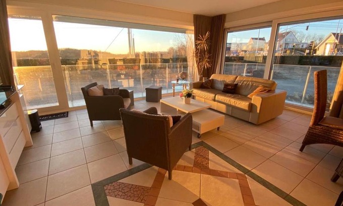 Nieuwpoort-aan-Zee Apartment | SunnySide-of-TheSea - with open view on nature, big terraces all around - very close to sea, beach, stores, restaurants & beach bars