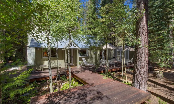 Tahoma Cabin | Sunnywood: 1 BR, 1 BA Cabin/Bungalow in Tahoma, Sleeps 2