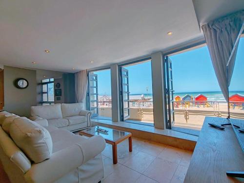 Muizenberg House | Sunrise Deck Empire Apartment