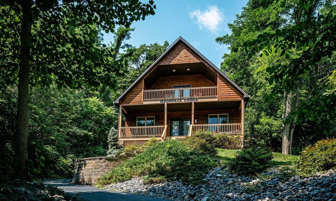 McGaheysville House | Sunrise Views & Mountain Charm!