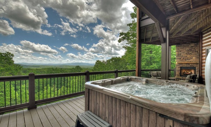 Mineral Bluff Cabin | Sunrise Vista Lodge - Mountain Views & Fireplaces!