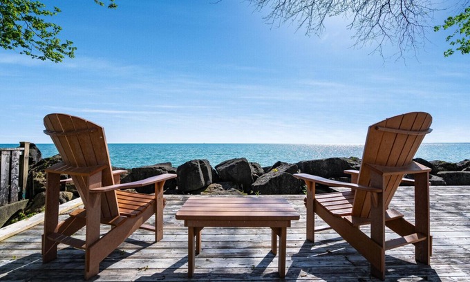 Leamington Apartment | Sunroom Shores Lake House
