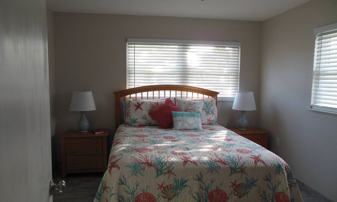 Flor-a-mar House | Sunsational Seahorse- Nice and Relaxingn2/2 Sleeps 6