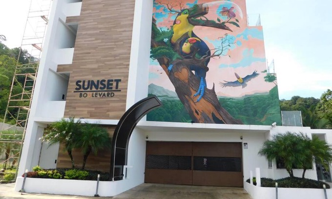 Jaco Apartment | Sunset 205, sleeps six, next door to the pool, 100m to the beach!