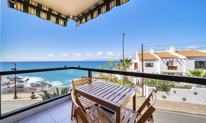 Puerto de Santiago Apartment | Sunset Bay Apartment with Stunning Sea Views – Puerto Santiago