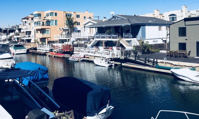 Sunset Beach House | *Sunset Beach Retreat | Waterfront | Deck | Kayaks