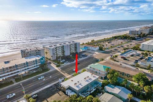 Madeira Beach Apartment | Sunset Beach Suite 7! Across from Beach Access & Pet Friendly! Enjoy Fall Promo for Mondays & Thursdays!