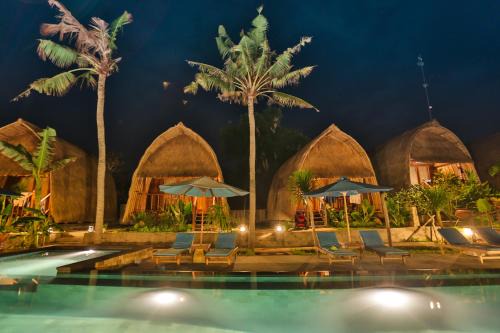 Mushroom Bay Resort | Sunset Coin Lembongan