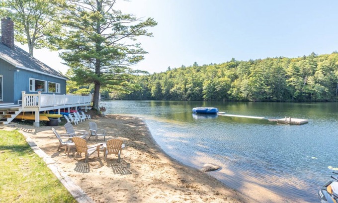 Laconia House | Sunset Haven on Lake Winnisquam
