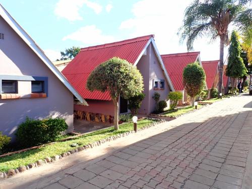 Livingstone Hotel | Sunset Junction Lodge & Tours