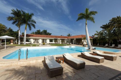 Campo Internacional Maspalomas Villa | Sunset Luxe Retreat