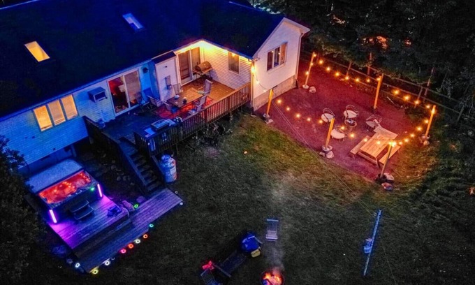 Pocono Summit House | Sunset Paradise! Lakefront!+hot-tub & a lot more !