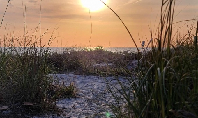Sunset Beach House | Sunset Point - Dreamy Beach House, Hot Tub, Roof Top Deck, Great Location!