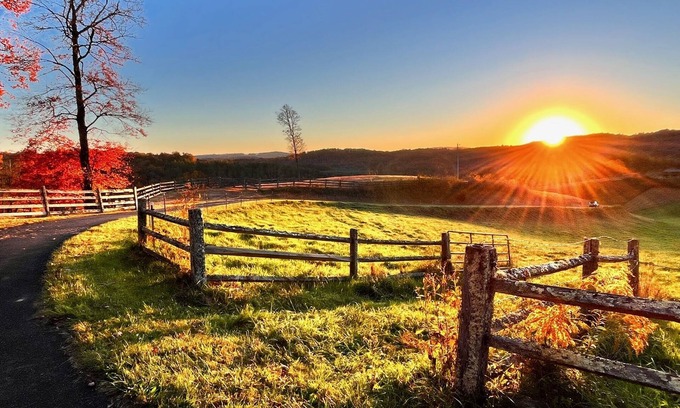 Fleetwood Cottage | Sunset Ridge 3 rentals on 20 acres views & firepit