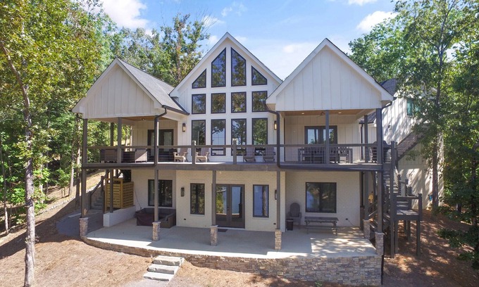 Empire House | "SUNSET RIDGE" - Views, Views, Views!