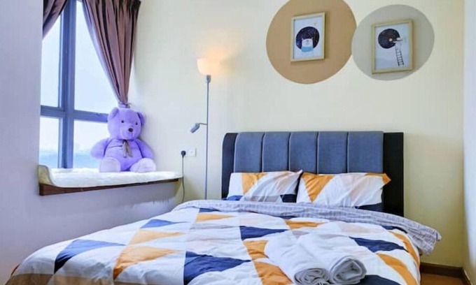 Central District Condo | Sunset Seaside Retreat@13pax - Direct Beach Access