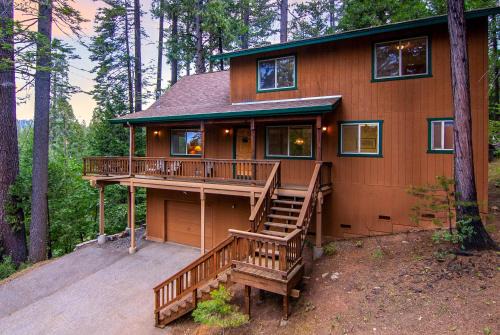 Arnold House | Sunset View Chalet