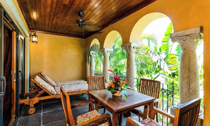 Rio Seco Apartment | Sunset view roof terrace, steps to the beach!