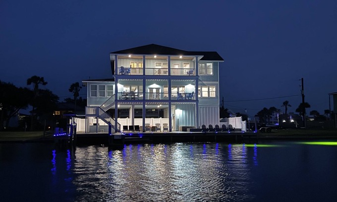Rockport House | Sunset Views | Private Pool & Hot Tub | Outdoor Kitchen | Boat Lift | Ice Maker