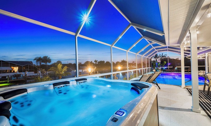 Caloosahatchee House | Sunset Villa - Htd Salt Pool - Hot Tub -Canal-Golf