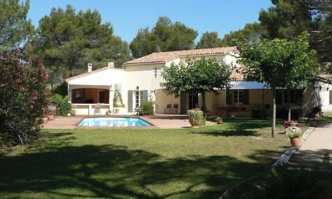 Ventabren Villa | Sunshine and calm west of Aix-en-Provence