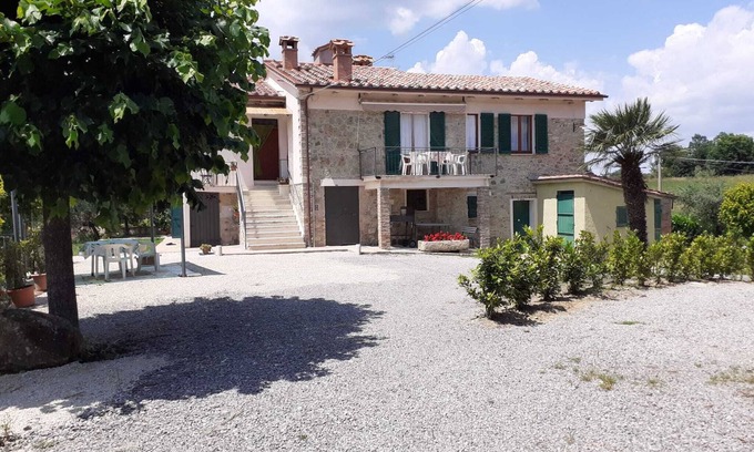 Cetona Apartment | Sunshine coast 46 apartment in the middle of the countryside