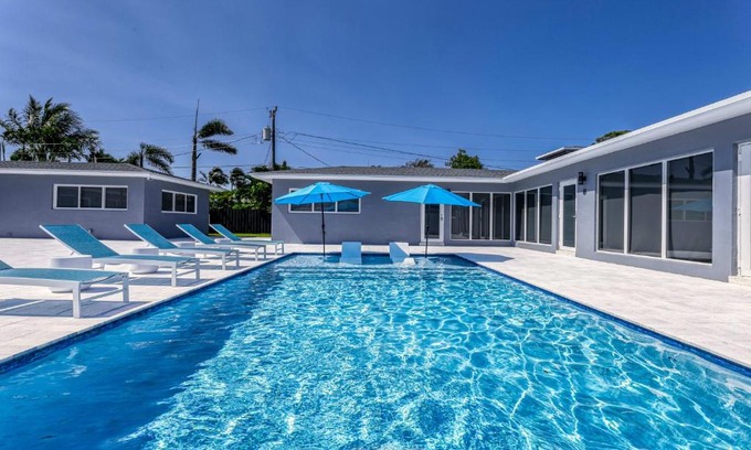 Wilton Manors Apartment | Sunshine Manors 2013 A